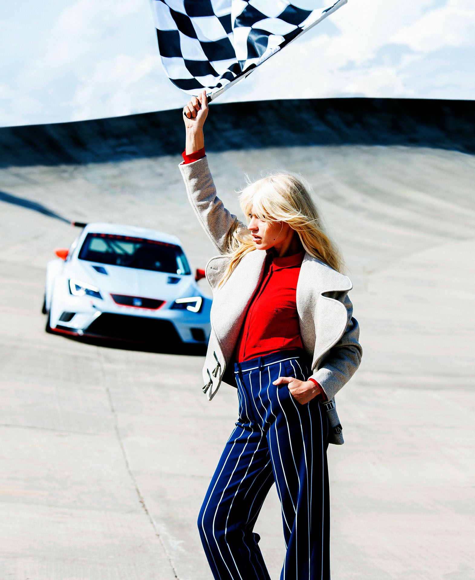 Autodromo - Shooting realizado por la fotógrafa Alicia Aguilera junto a Enri Mür Studio para la revista Cosmopolitan.